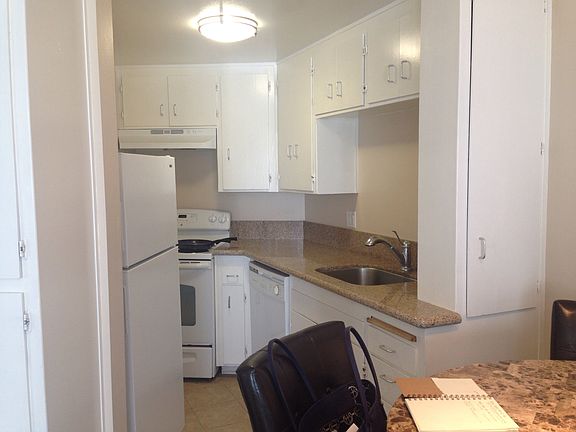 2nd image of 3630 Bayside Ln APT 3
