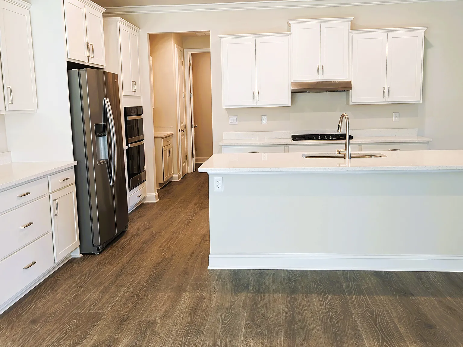 4 bed, 2309 sqft, $3,000 — Photo 2