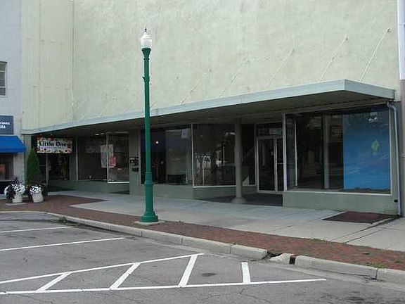 3rd image of 35 Monument Sq