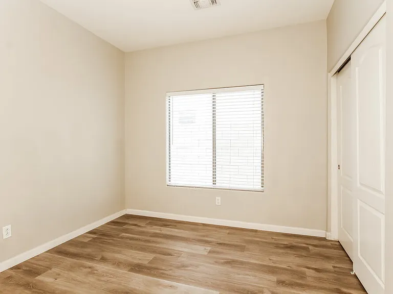 7154 W Globe Ave — Photo 12