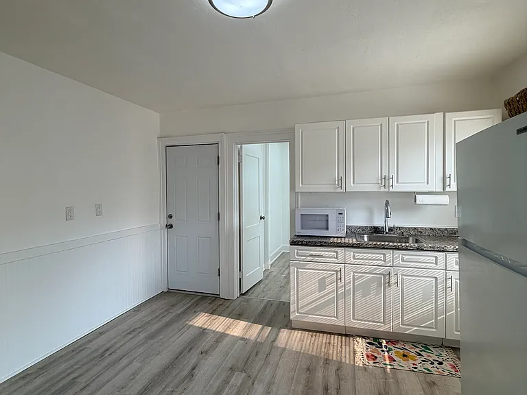 49 Henry St #3 — Photo 3