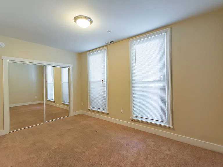 632 N College Ave — Photo 35