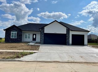2600 Stonepost Ln, Salina, KS 67401