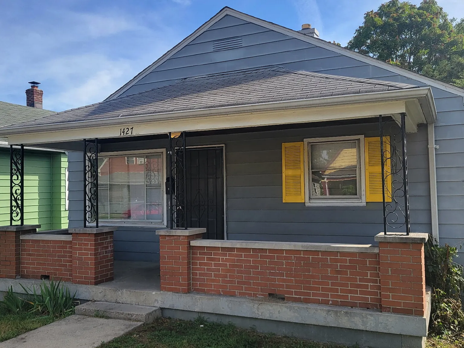 3 bed, 2.0 bath, $895 — Photo 1