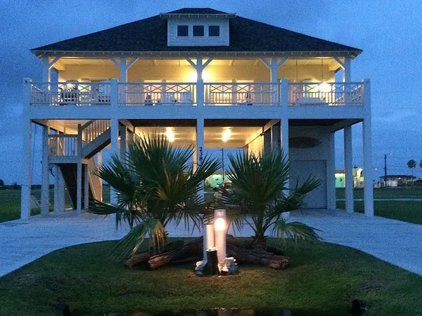 2383 Sand Crab Ln, Crystal Beach, TX 77650