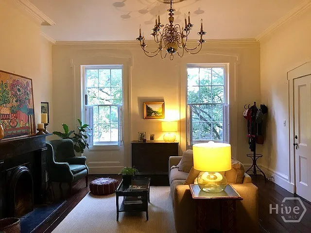 Building Photo - 118 E Harris St #PARLOR