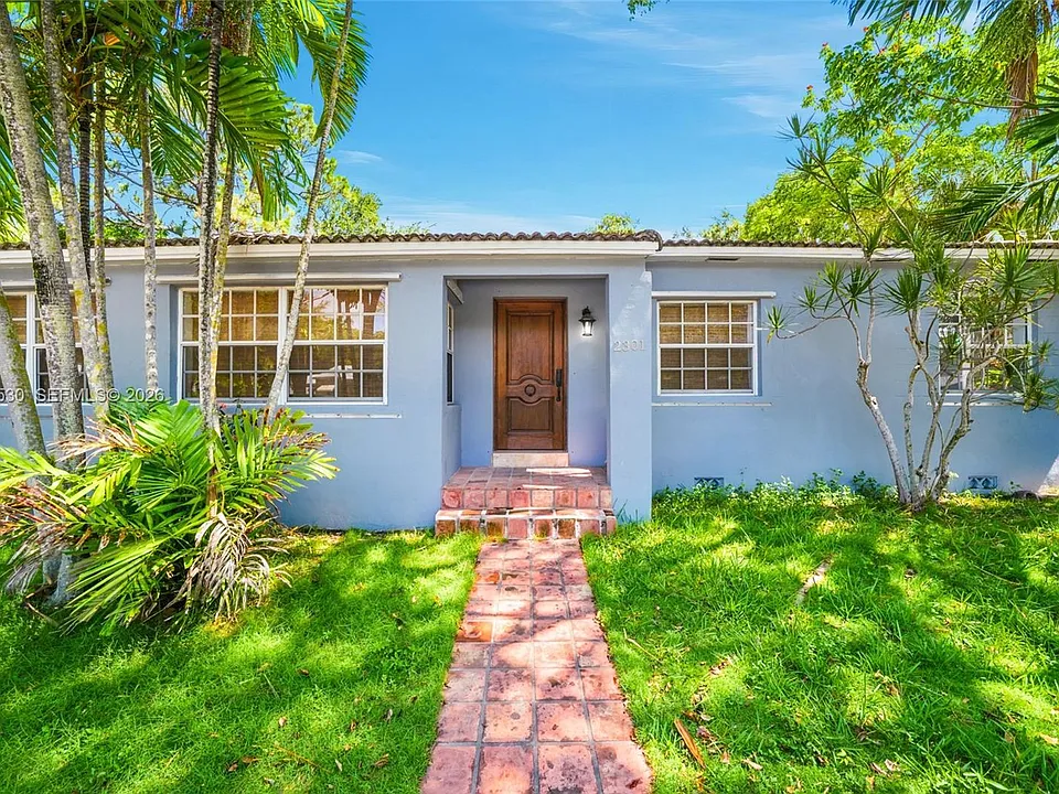 2301 Tequesta Ln