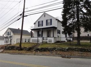 42 Walnut St, Putnam, CT 06260