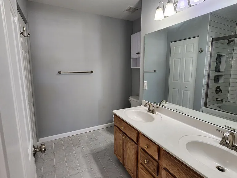 2826 Bombay Dr — Photo 17