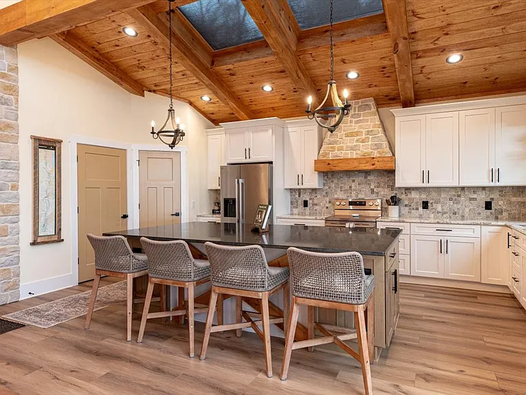 458 Palisade Dr — Photo 25