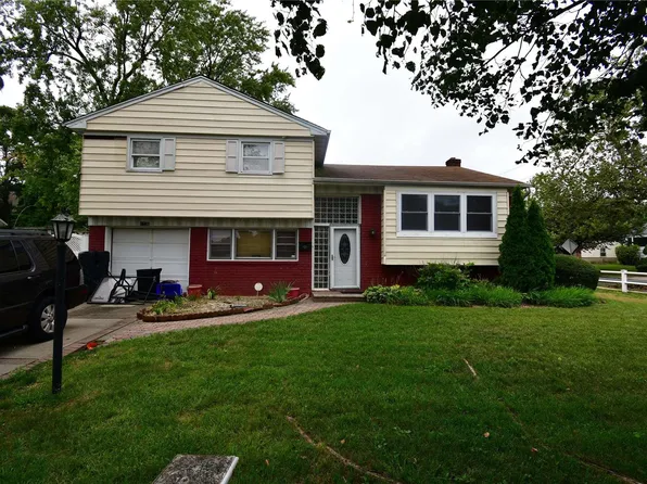 1220 James Court, Baldwin, NY 11510