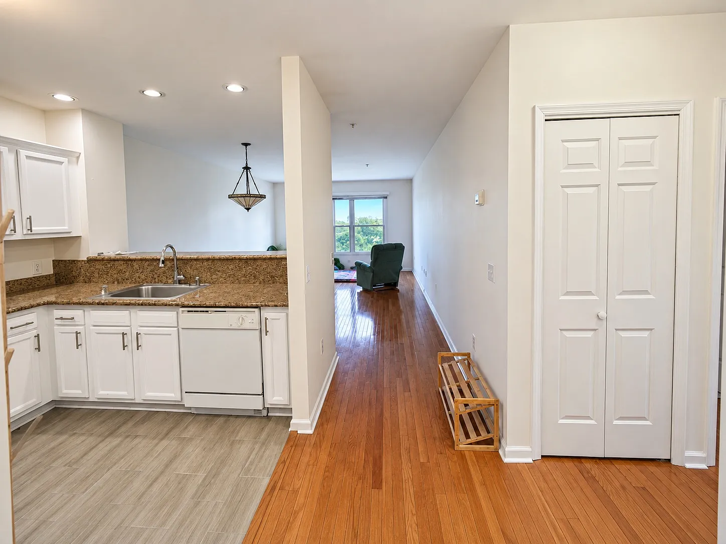 1 bed, 850 sqft, $3,000 — Photo 3