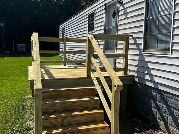 4th image of 908 Bernard Ln