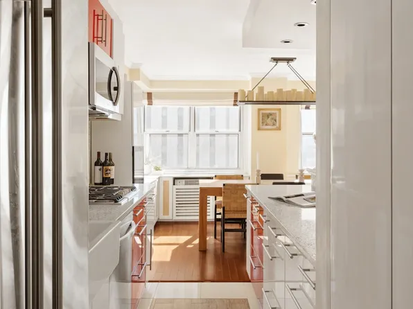 1175 York Avenue image 4 of 12