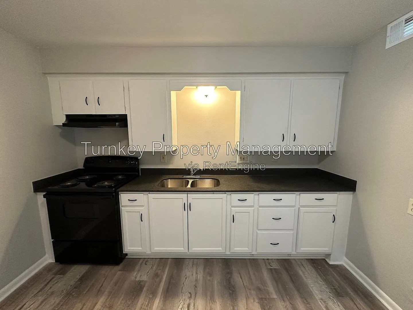 3 bed, 1.0 bath, 888 sqft, $995 — Photo 2