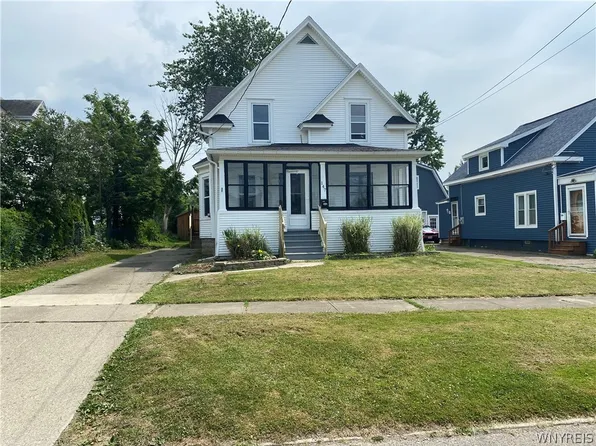 147 W 6th St, Dunkirk, NY 14048