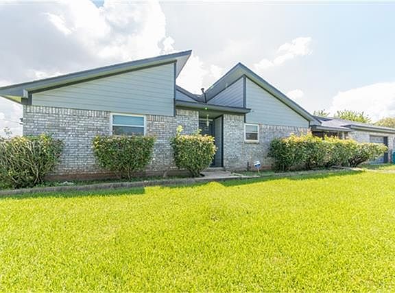 4th image of 121 S Orchid Dr