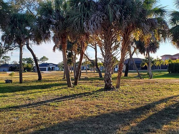5th image of 225 Long Meadow Ln