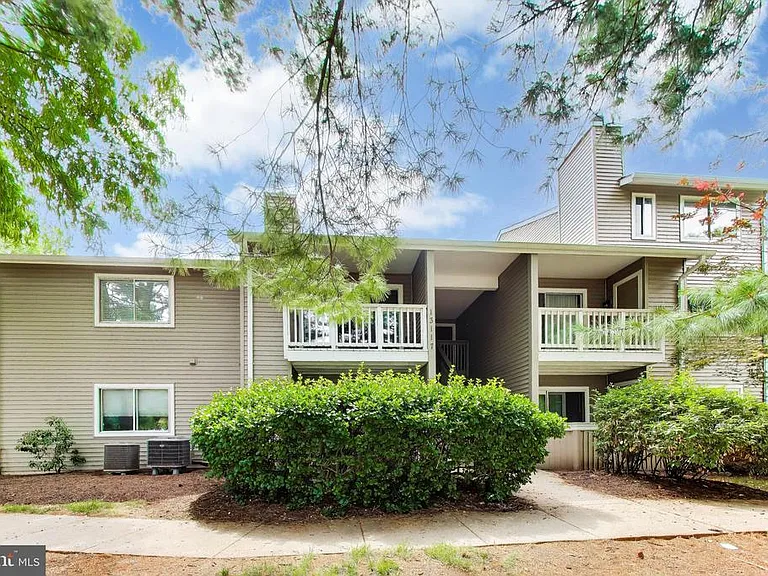 13117 Wonderland Way #4 — Photo 3