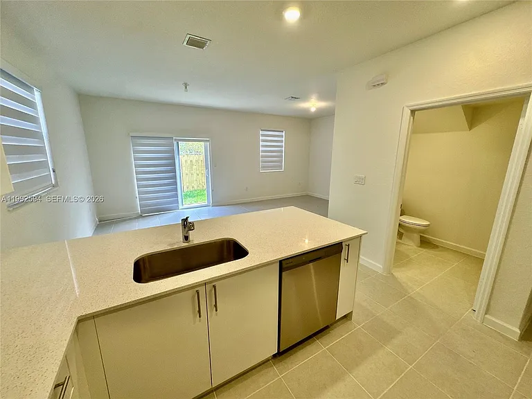 2867 SE 25th Ter — Photo 10