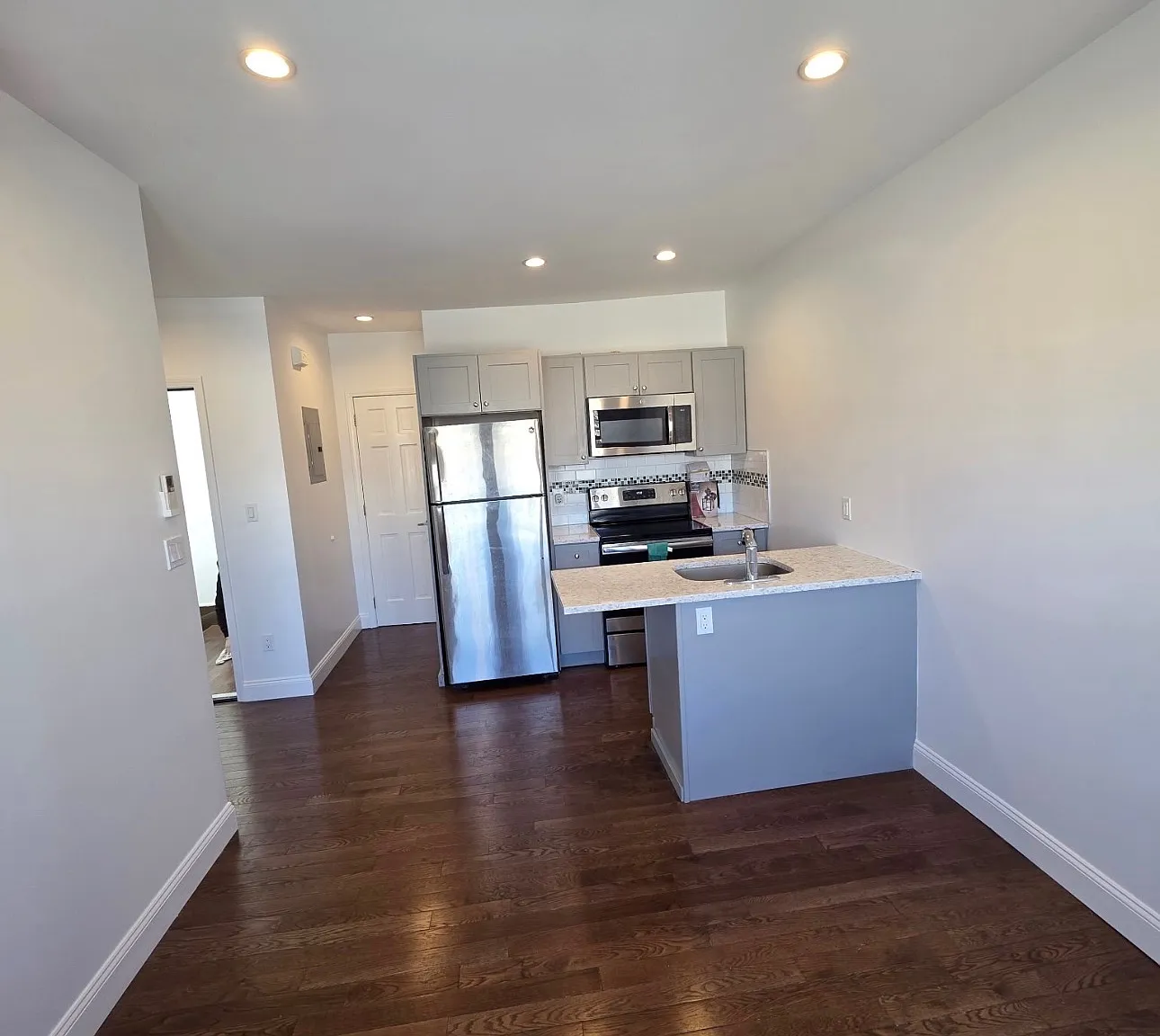 1 bed, 500 sqft, $1,950 — Photo 2
