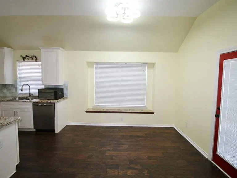 4003 Greenwood Way — Photo 15
