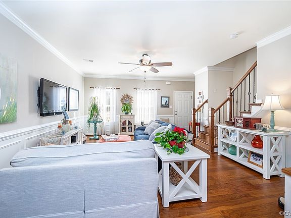 5th image of 7460 Pebble Lake Dr