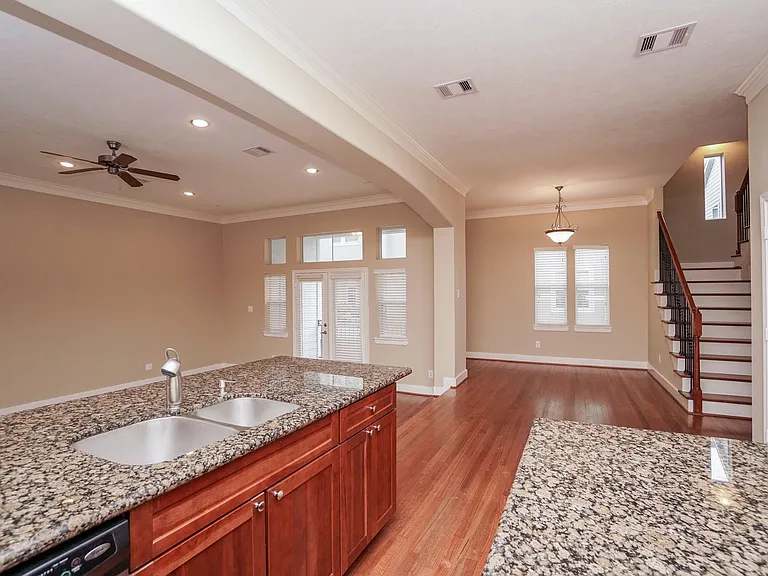 5730 Kansas St #B — Photo 13