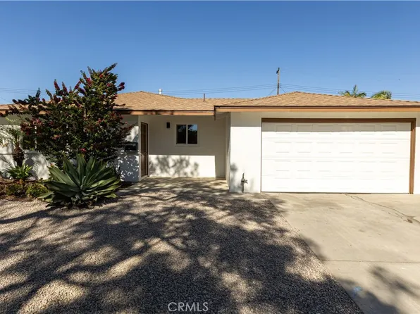 2225 S Manitoba Dr, Santa Ana, CA 92704