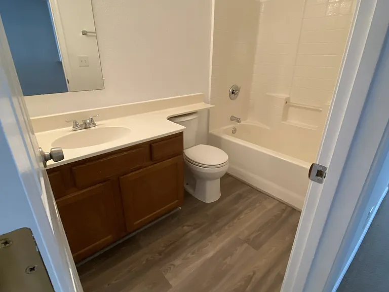 1559 Courtney Place — Photo 9