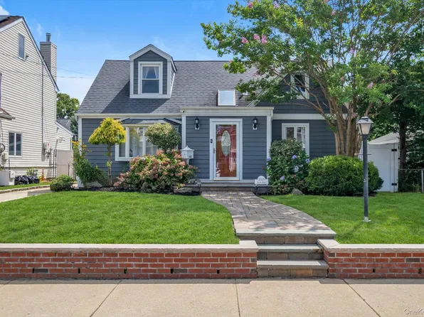 3315 2nd Street, Oceanside, NY 11572