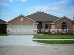9216 Alyssa Dr, White Settlement, TX 76108