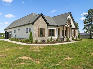 136 Summerlake Dr, Summertown, TN 38483