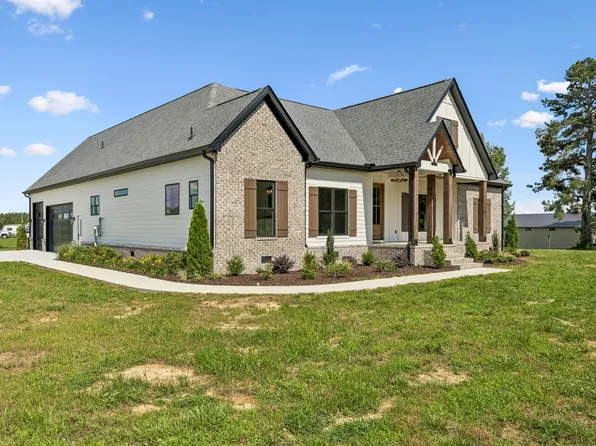 136 Summerlake Dr, Summertown, TN 38483