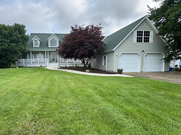 12 Persimmon Ln, Loogootee, IN 47553