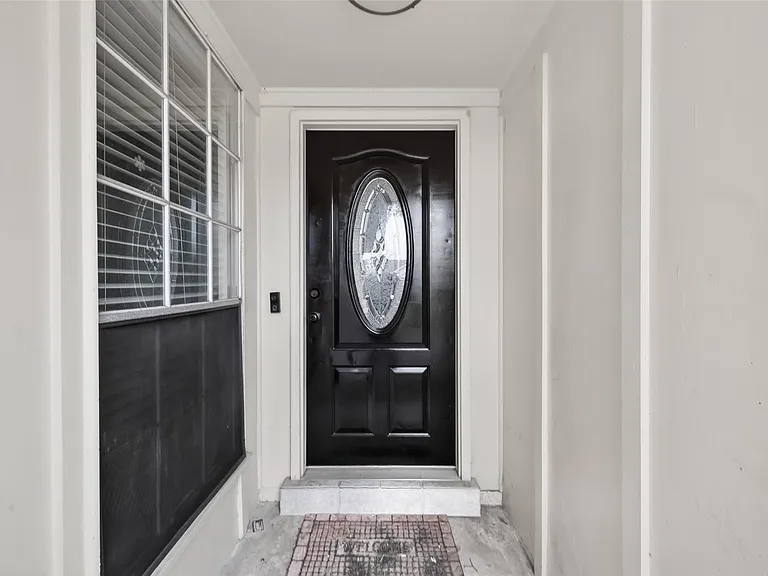 12818 Westella Dr — Photo 4