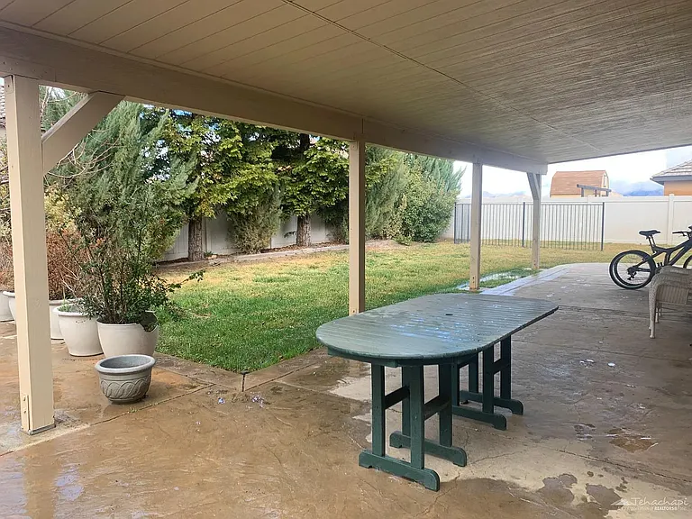 1011 Thoma Ln — Photo 13