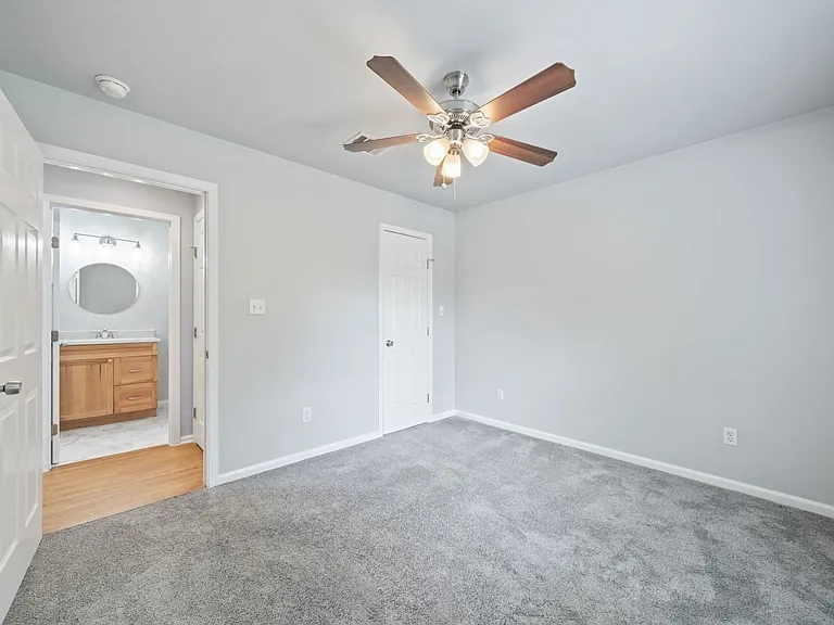 4612 Bennett Avenue — Photo 34