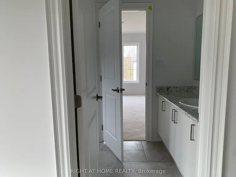 Amber Dr — Photo 16