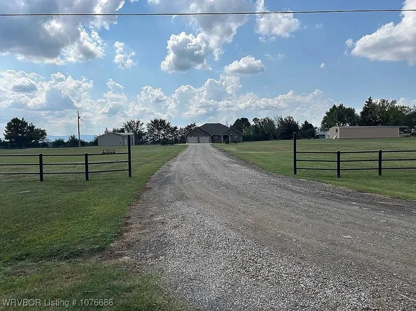 17899 312th St, Poteau, OK 74953