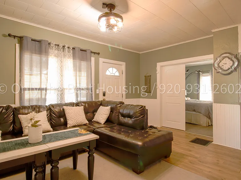 611 Sherry St — Photo 2