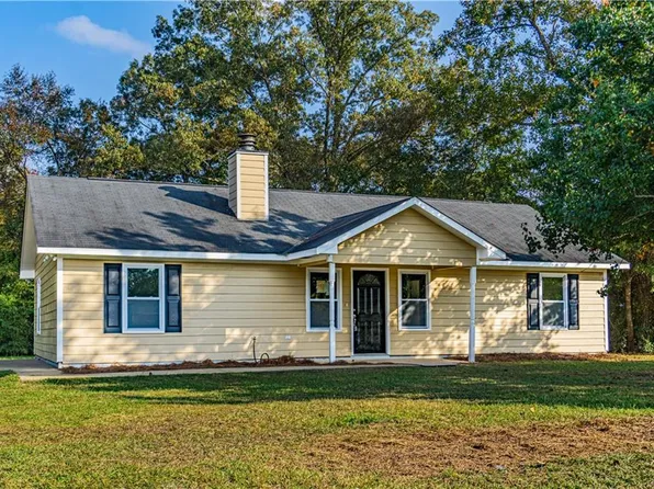 19 Duke Dr, Fort Mitchell, AL 36856