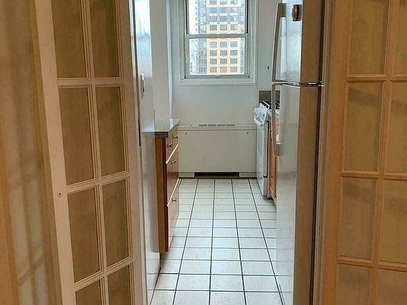 5th image of 401 E 81st St #15H