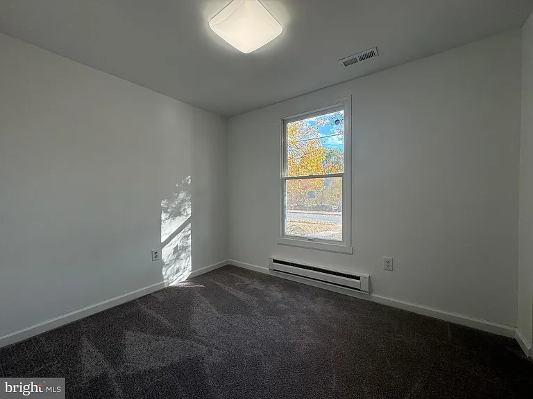 7507 Broad St — Photo 6