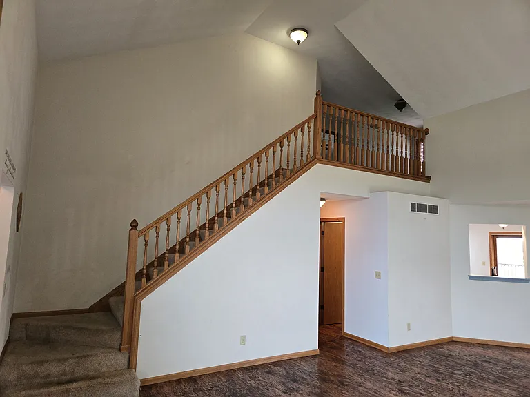 535 Westfield Dr — Photo 8