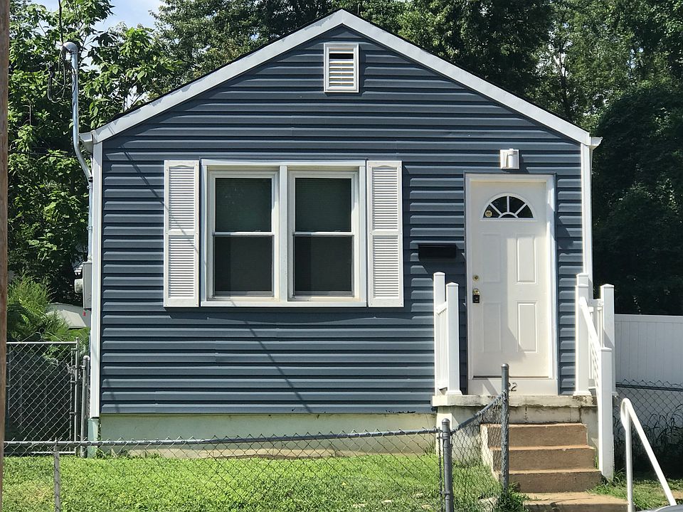 1st image of 122 Horn Ave
