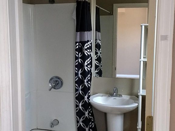 3rd image of 12412 Euclid Ave APT 3