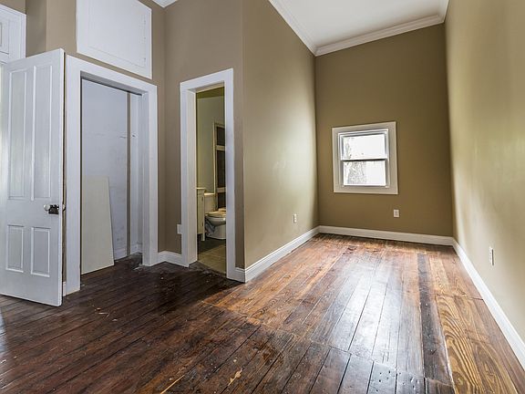 3rd image of 136 E Washington St #B