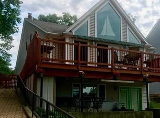 37 Wakefield Ave, Webster, MA 01570