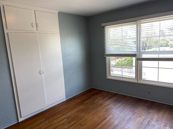 3rd image of 5062 Marlborough Dr #0